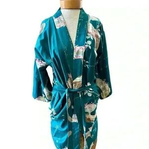 Vintage Kimono from FP Tokyo. Fits like a Med. stunning color looks brand new.